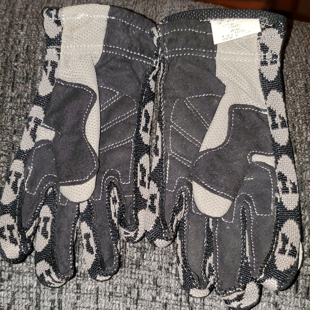 Stratos answer gloves youth size